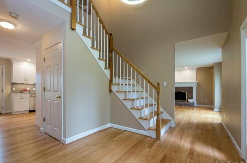 16 Simone Dr, East Windsor, CT 06016-9584