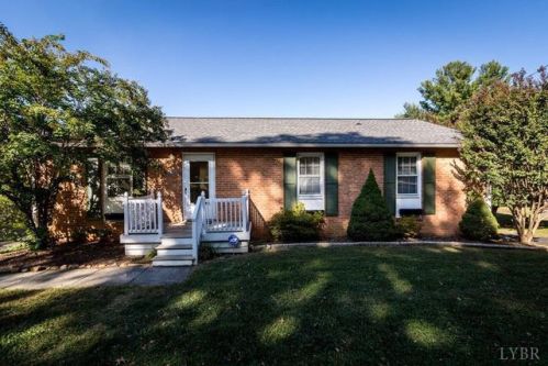 5516 Lynn Dell Rd, Roanoke, VA 24018-4703