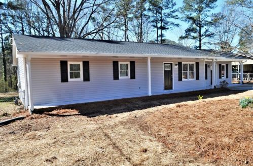 8571 Chestnut Log Ln, Lithia Springs, GA 30122-3571