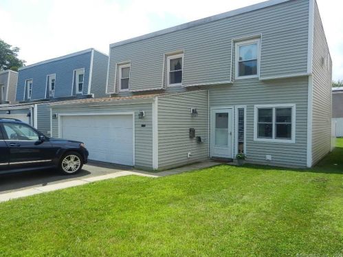 15 Inverness Ln, Middletown, CT 06457-1625