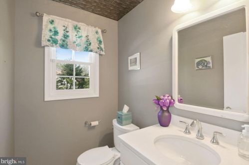 1800 Cullen Dr, Silver Spring MD 20905-4428 exterior