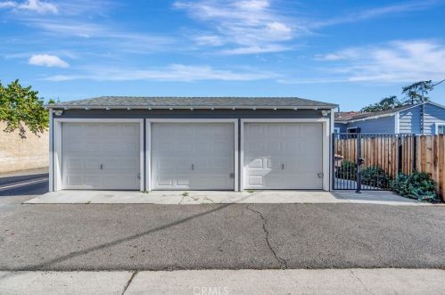 535 Zeyn St, Anaheim CA  92805-2654 exterior