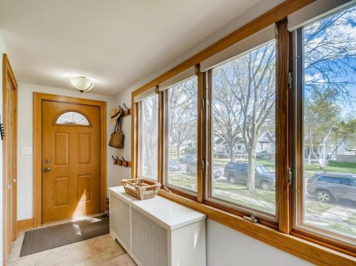 1669 Juliet Ave, Saint Paul MN  55105-2120 exterior
