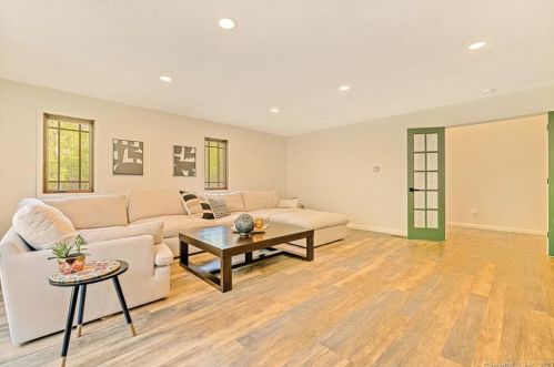 511 Tobacco St, Exeter CT  06249-1641 exterior