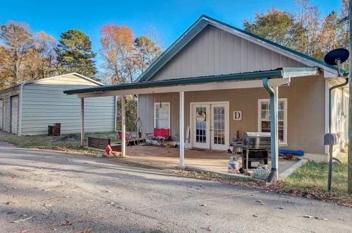 654 Old Draketown Trl, Villa Rica, GA 30180-4329
