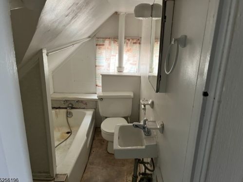 50 Anderson Ave, Paterson NJ  07512-2153 exterior