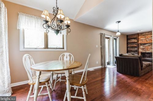 142 Hawthorne Ave, Tavistock NJ 08033-1401 exterior