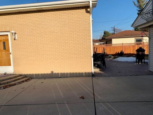 8453 North Ter, Niles IL  60714-2369 exterior