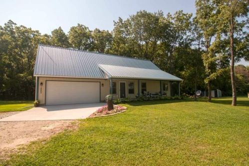 9200 163rd St, Edgington, IL 61284