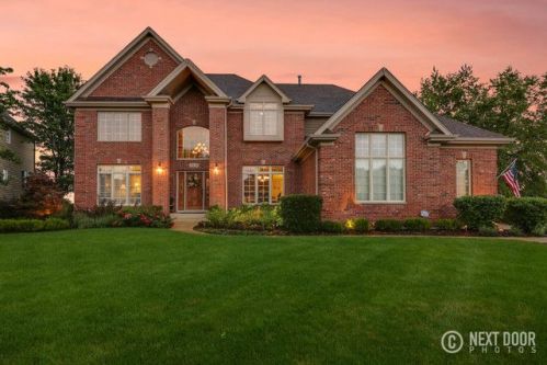 2476 Bird Ln, Batavia, IL 60510-8971