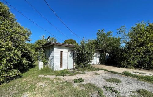 801 Caldwell St, Webberville TX 78653-3368 exterior