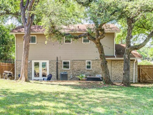 5205 Buffalo Pass, Austin TX  78745-2703 exterior