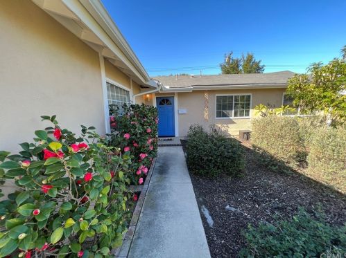 10271 Aqueduct Dr, Cypress, CA 90630-4157