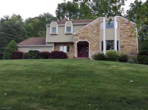 7 Knob Hill Rd, Hackettstown, NJ 07840-4202