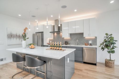 260 Girard St, San Francisco CA 94134-2110 exterior