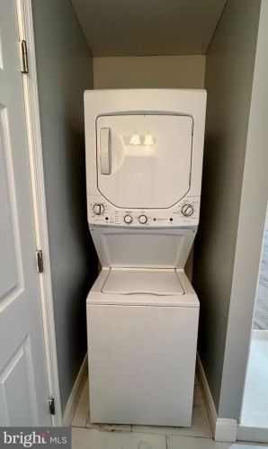 324 56th St, Philadelphia PA  19143-1302 exterior