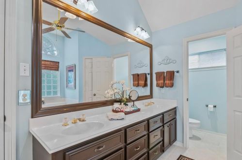 9796 Shr Dr, Conroe TX  77318-6652 exterior