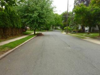 293 Glen Ct, Teaneck, NJ 07666-6632