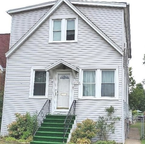 6672 Hayes Ave, Chicago, IL 60631-1706