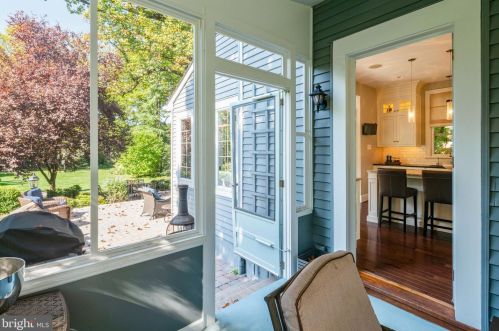 220 Washington Ave, Tavistock NJ 08033-3323 exterior