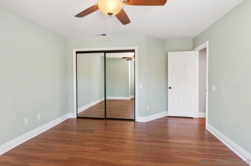 1597 Parkview Dr, Vista CA  92081-8750 exterior