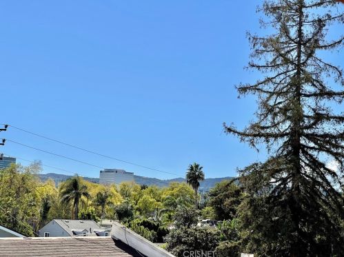 5115 Kester Ave, Van Nuys CA  91403-1308 exterior