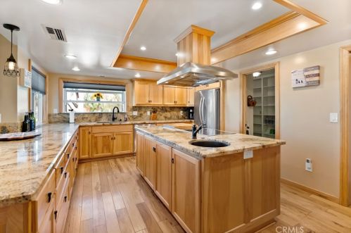 2150 Gratton St, Riverside CA  92504-5201 exterior