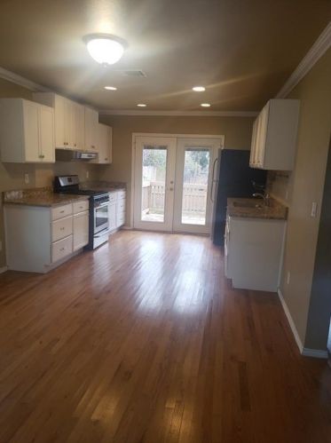 2513 2nd St, Austin TX  78702-4707 exterior