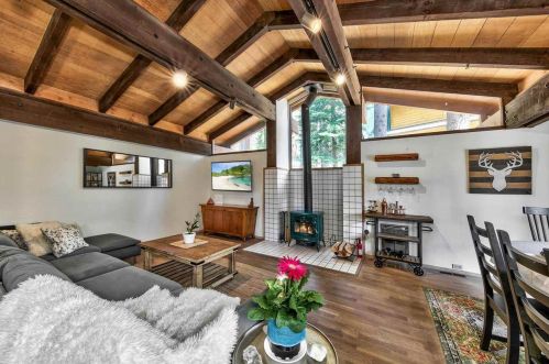 11576 Chamonix Rd, Truckee CA  96161-6413 exterior