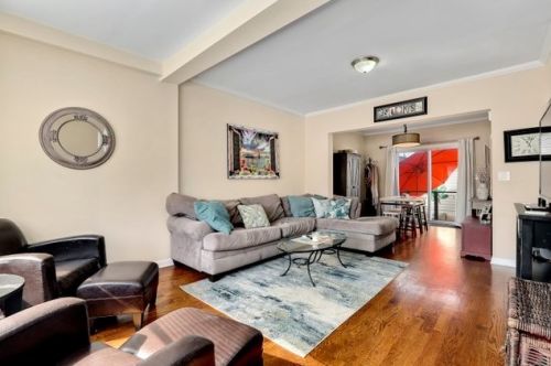 5542 Eddy St, Chicago, IL 60641-3247