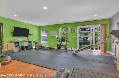 333 Princeton Ct, Tinton Falls NJ  07702-4058 exterior