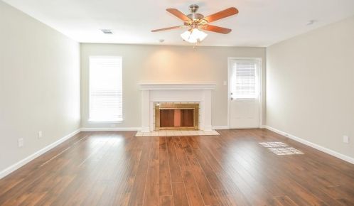 2108 Cannes Dr, Carrollton TX  75006-2923 exterior