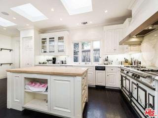 1896 Rising Glen Rd, Los Angeles CA  90069-1231 exterior