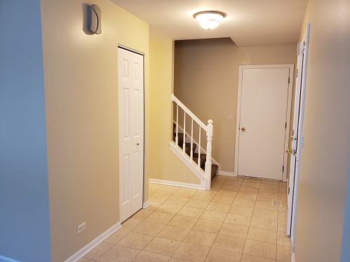 6171 Golfview Dr, Gurnee IL  60031-4703 exterior