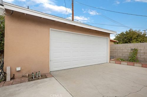 3139 Tyler Ave, Anaheim CA  92801-6039 exterior