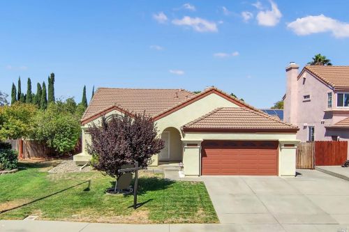 667 Laurelwood Cir, Vacaville, CA 95687-7500