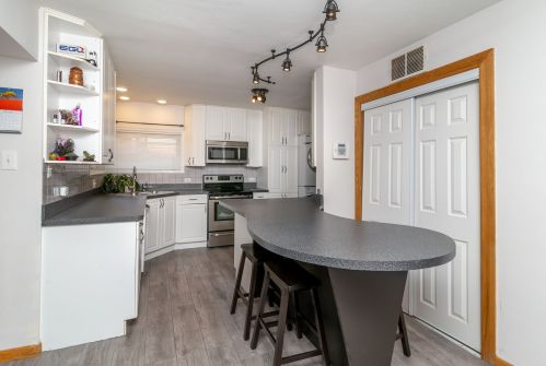 8316 Elmore St, Niles IL 60714-1943 exterior