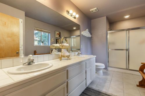 10166 Olympic Blvd, Truckee CA  96161-1708 exterior