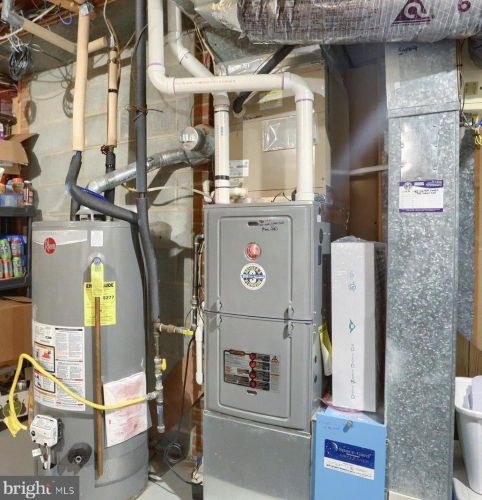 2861 Southwick Dr, Lancaster PA  17601-3547 exterior