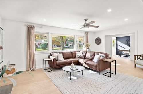 27 Oriole Dr, Norwalk CT  06851-5608 exterior
