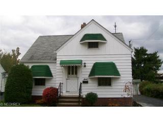 1443 Parkview Dr, Cleveland OH  44131-3920 exterior