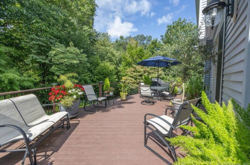 345 Sorghum Mill Dr, Cheshire, CT 06410-3048
