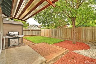 2712 Irving St, Seattle, WA 98144-3800