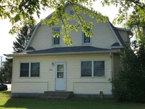 203 Larson Ave, Fosston, MN 56542-1208
