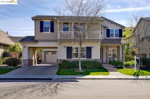 7679 Ridgeline Dr, Pleasanton, CA 94568-5575