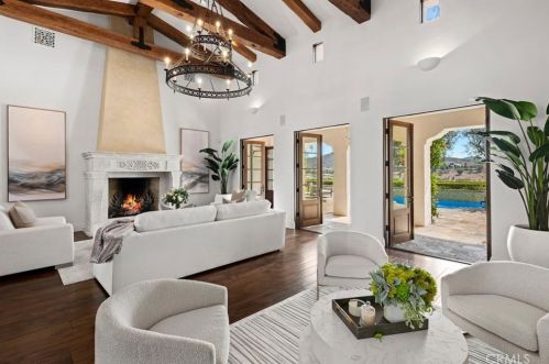 22 Black Falcon, Irvine CA  92603-0420 exterior