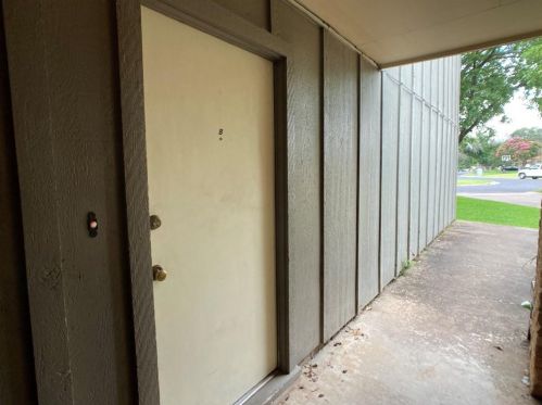 7508 Chelsea Moor, Austin TX  78759-3720 exterior