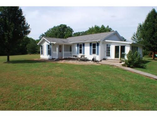11326 1700th St, Oliver, IL 62441-5055