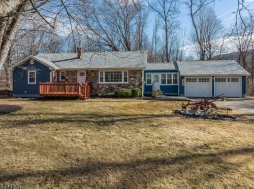 35 Old Turnpike Rd, Port Murray, NJ 07865-3213