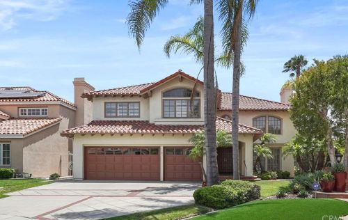 21232 Hillsdale Ln, Huntington Beach, CA 92646-7238